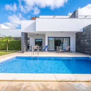 Villa Novochoro - Small Garden By Dreamvillasalbufeira, Albufeira